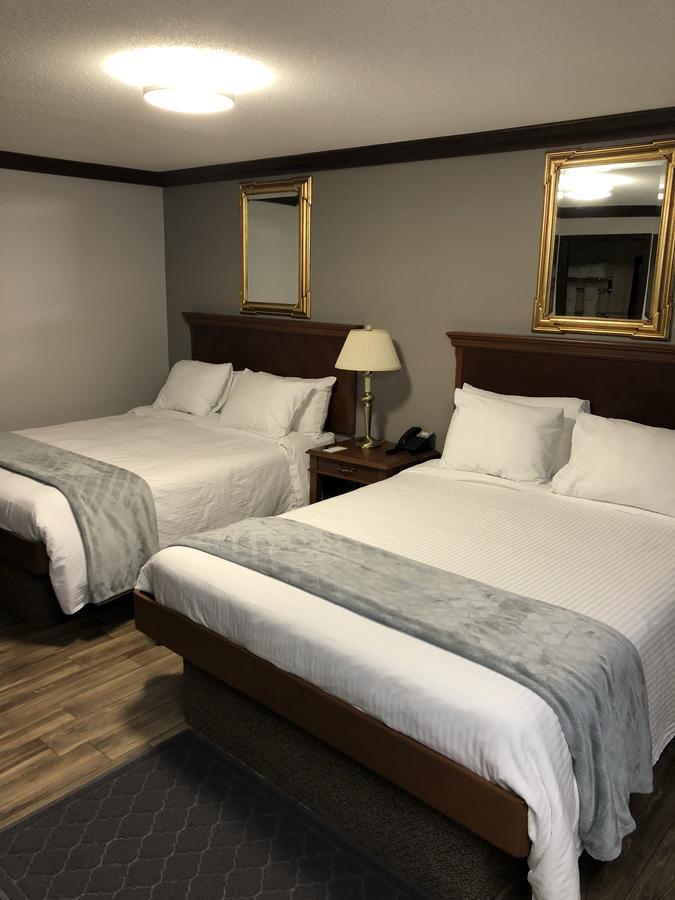 Talbot Trail Inn & Suites Leamington Esterno foto