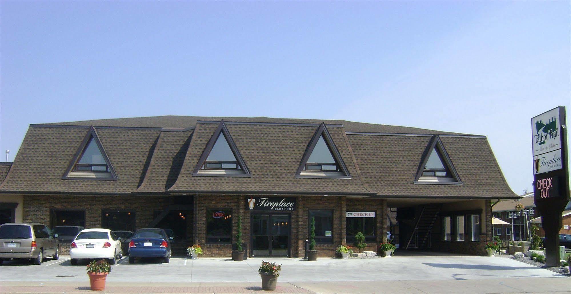 Talbot Trail Inn & Suites Leamington Esterno foto